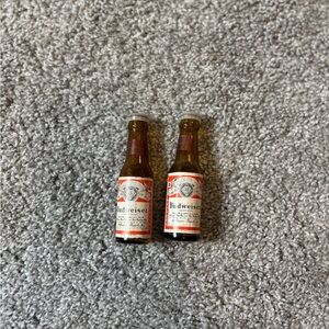 Budweiser salt and pepper shakers